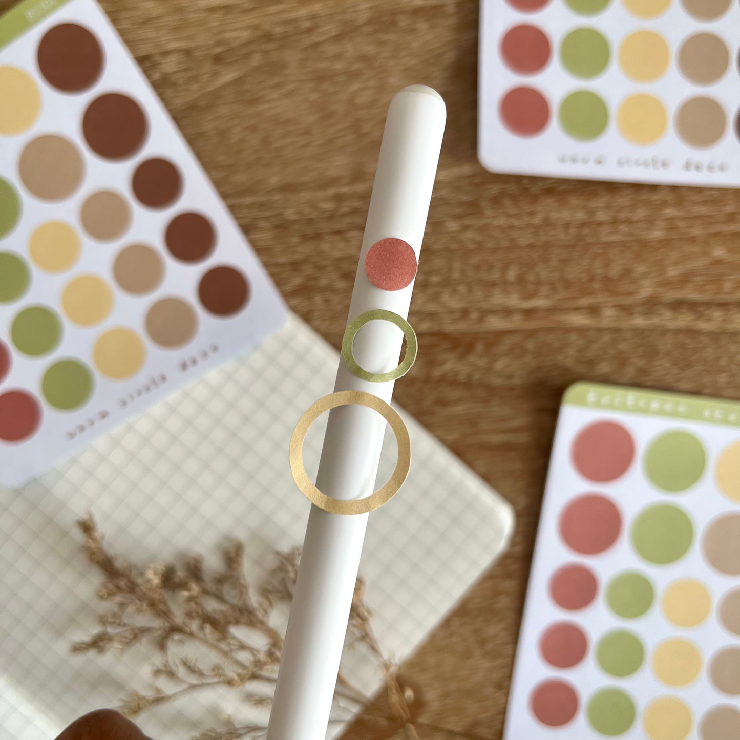 Circle and Eyelet Stickersheet