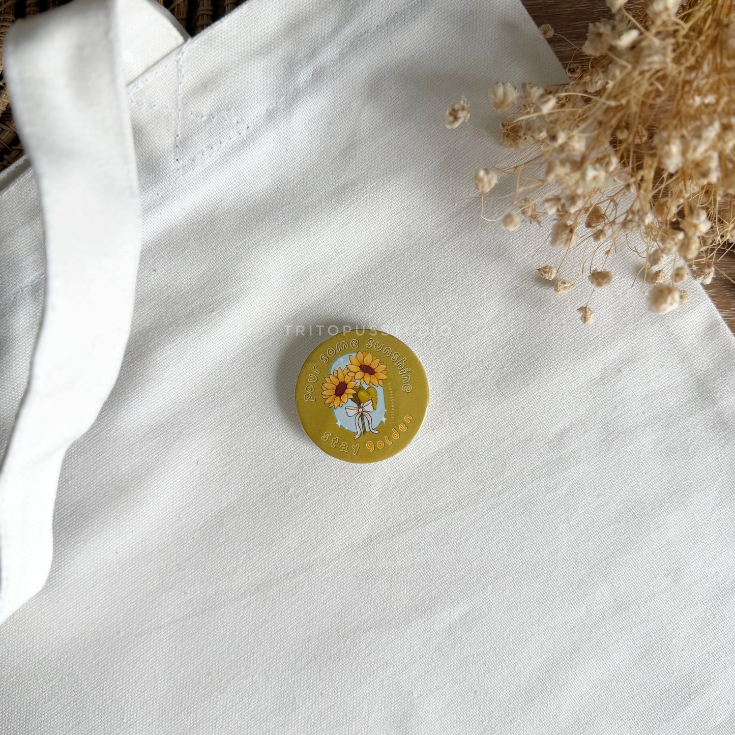 "stay golden" sunflower button badge 44mm